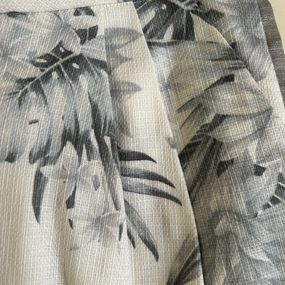 Beautiful pants!! - Picture 2 of 4